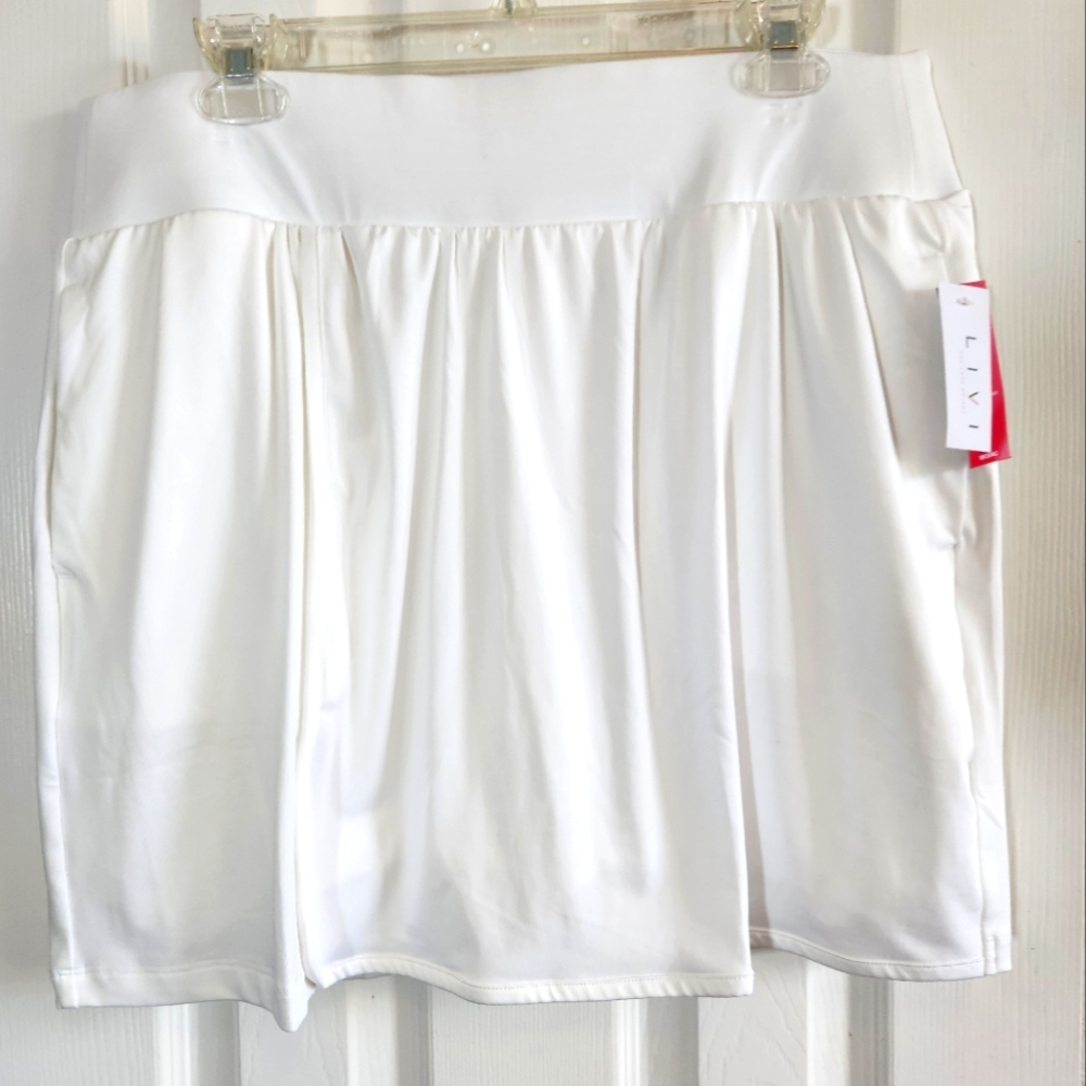 NWT Livi for Lane Bryant Skort